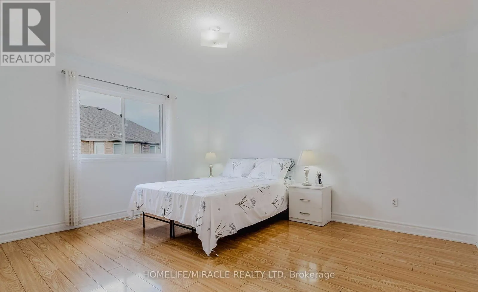 27 SILVER EGRET ROAD