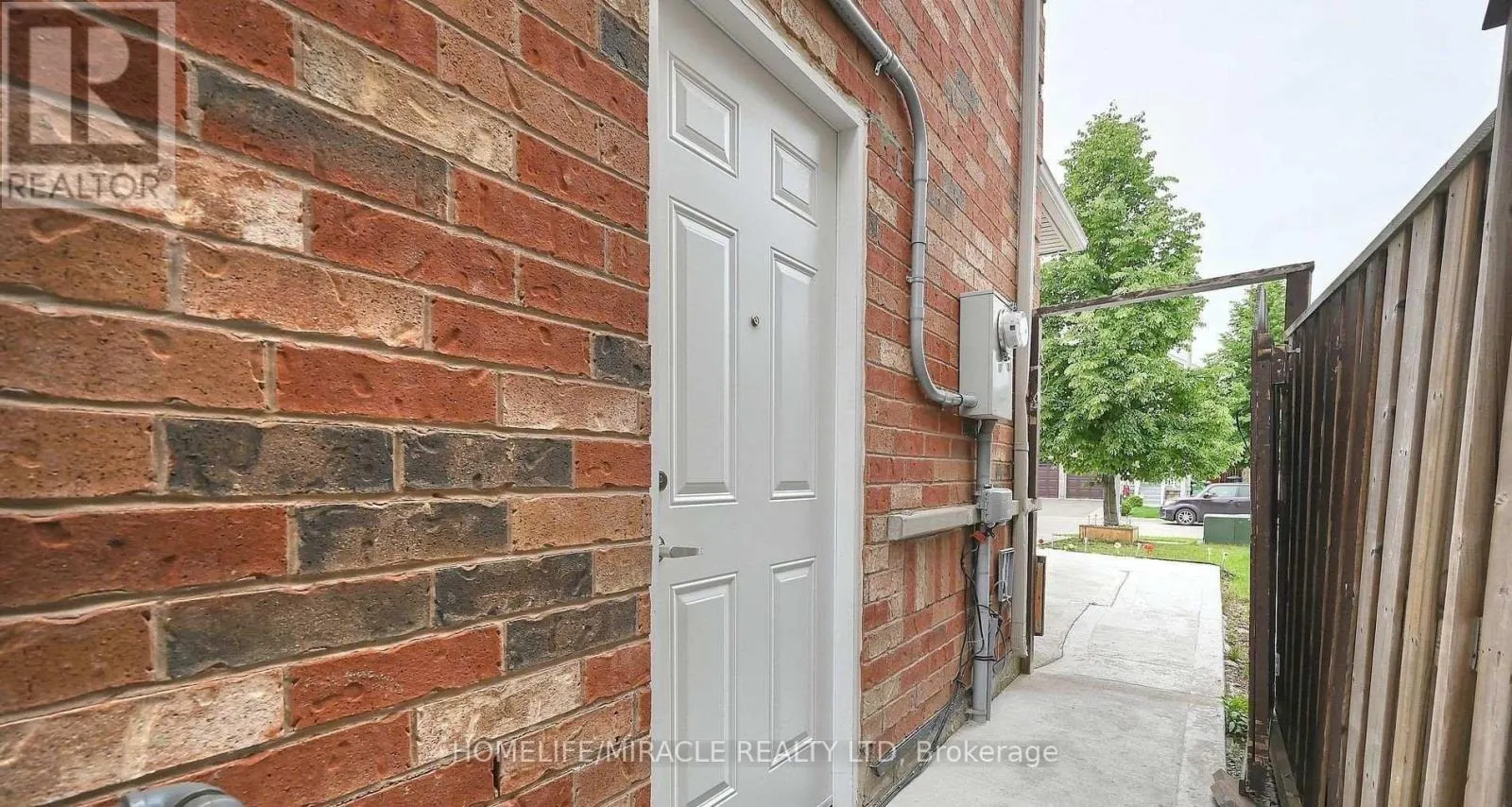 27 SILVER EGRET ROAD