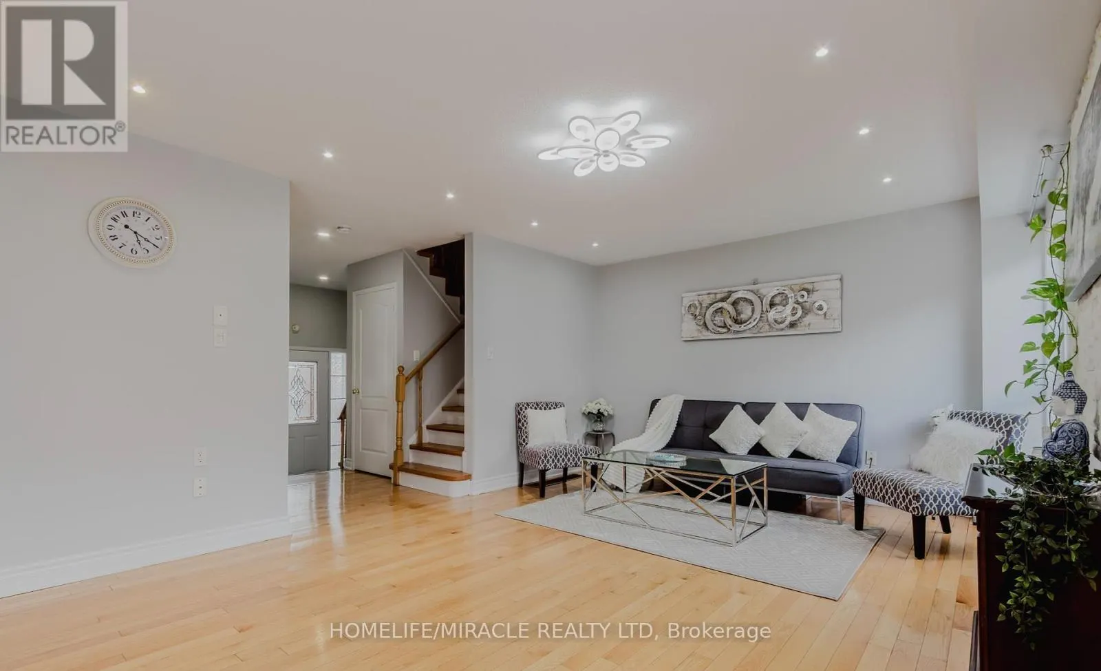 27 SILVER EGRET ROAD