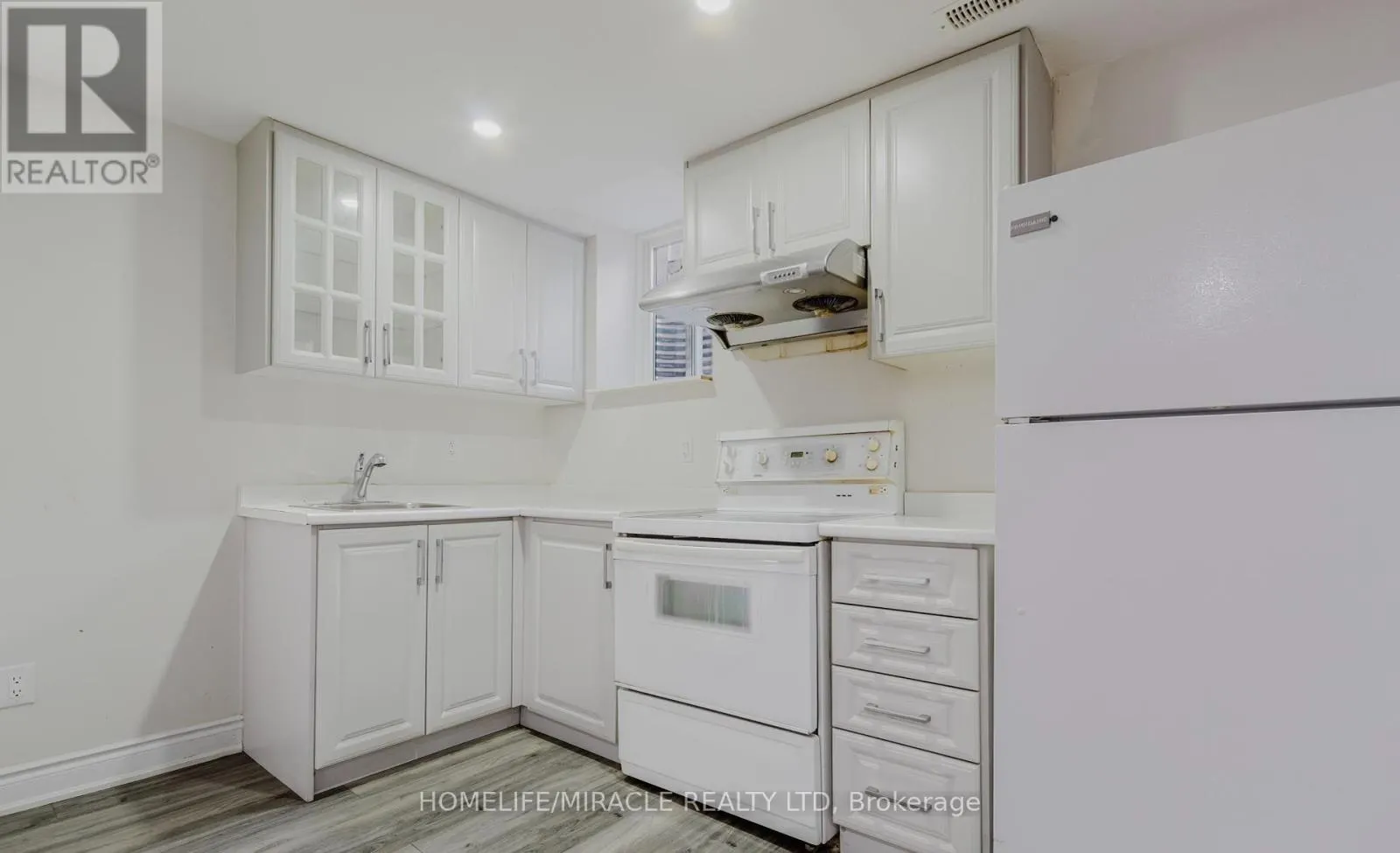 27 SILVER EGRET ROAD
