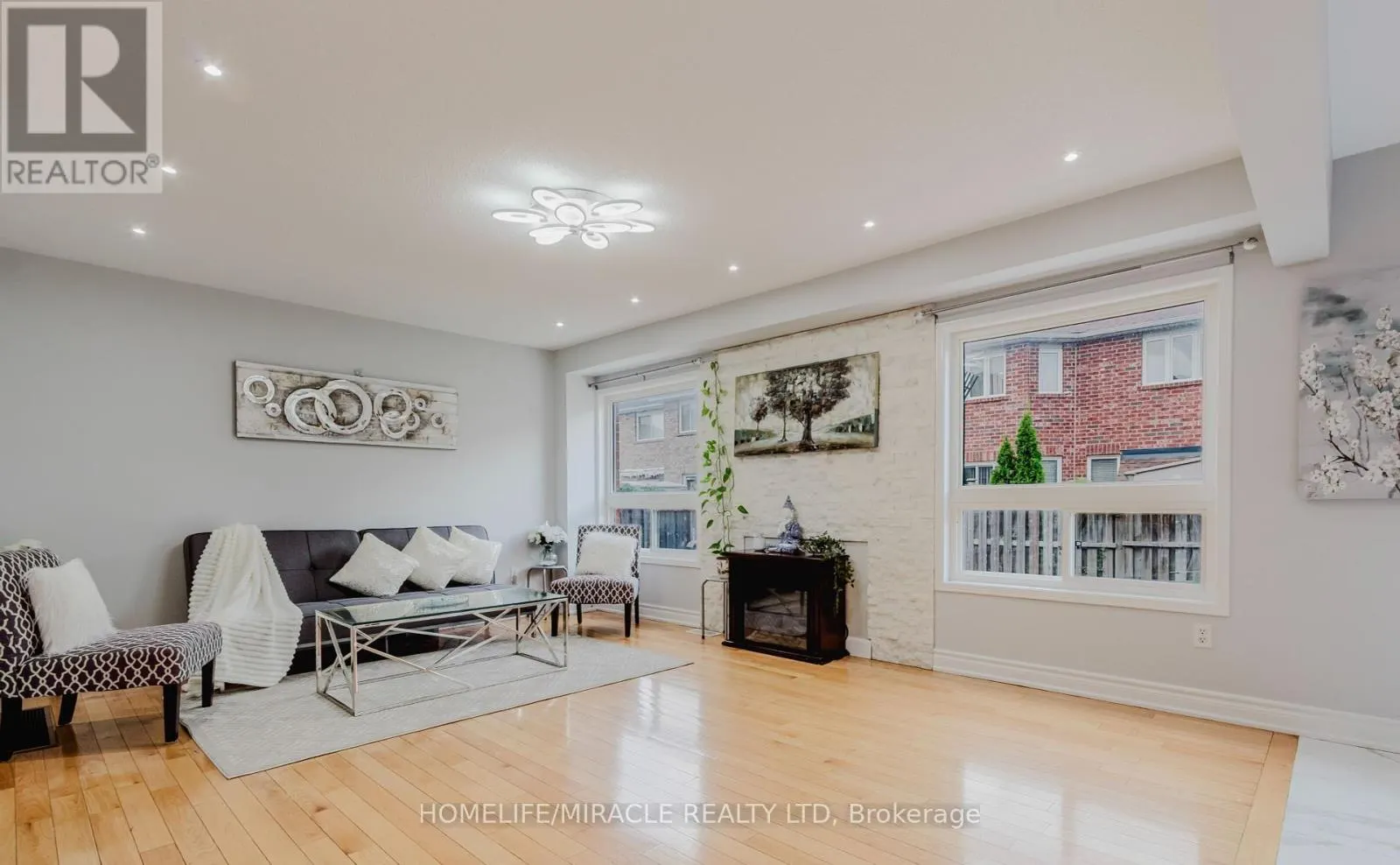27 SILVER EGRET ROAD