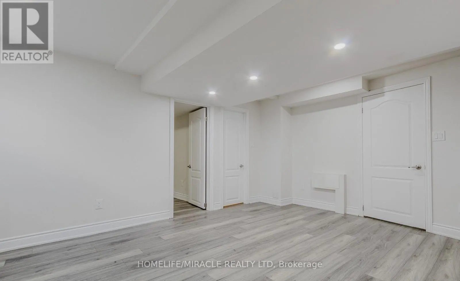 27 SILVER EGRET ROAD