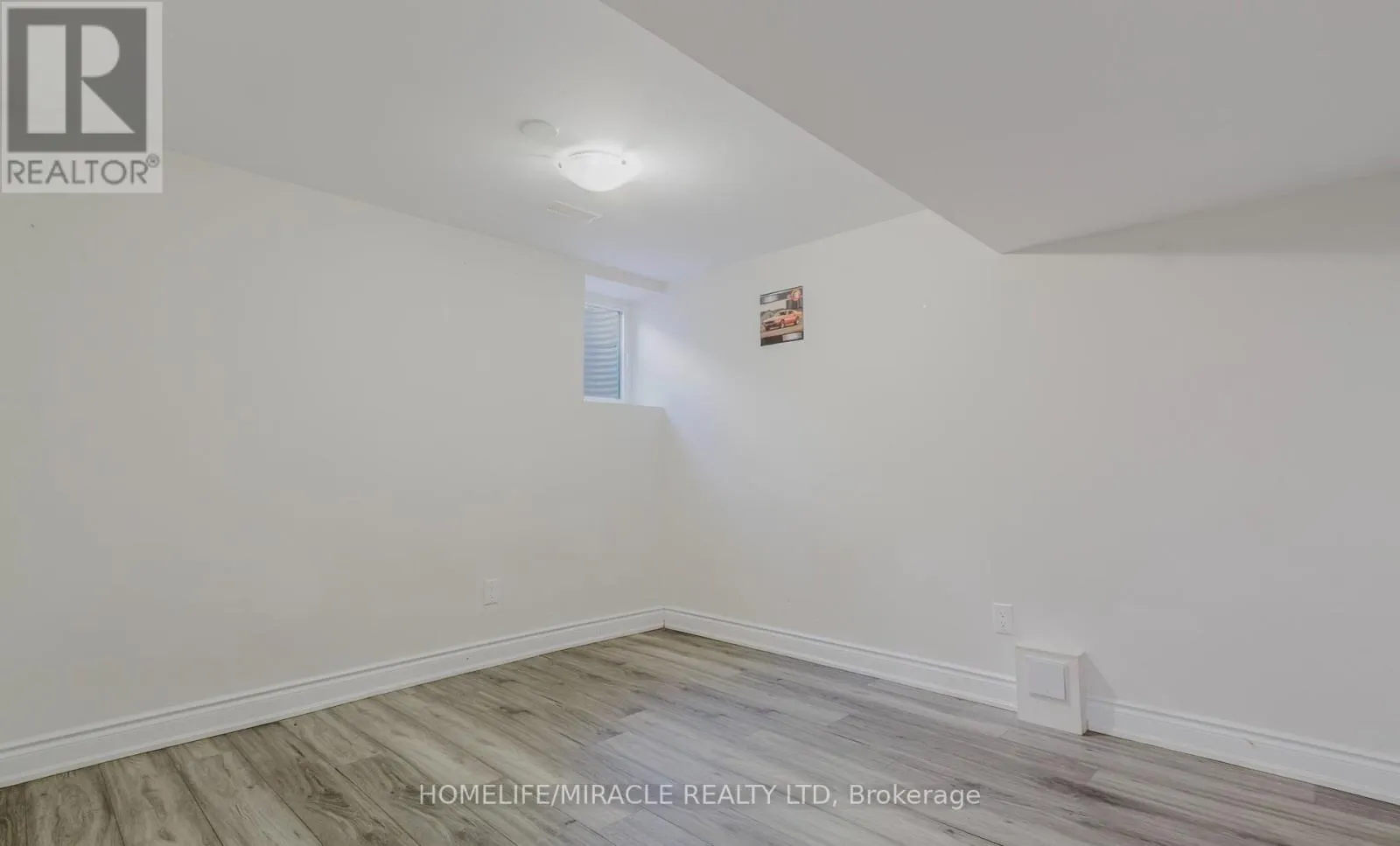 27 SILVER EGRET ROAD