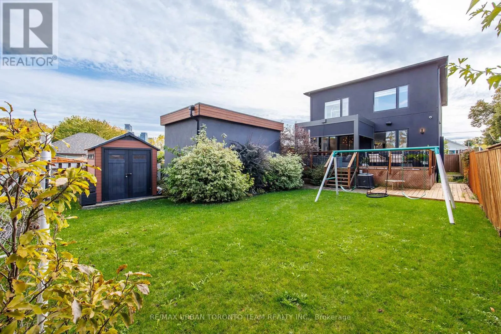 58 MANITOBA STREET