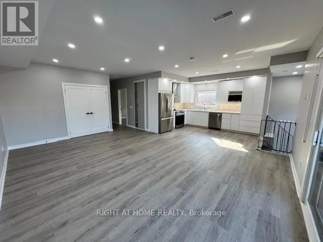 UPPER - 4425 CURIA CRESCENT