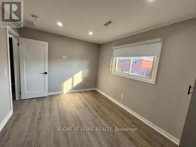 UPPER - 4425 CURIA CRESCENT