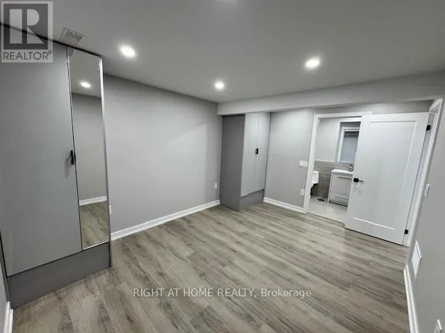 LOWER - 4425 CURIA CRESCENT