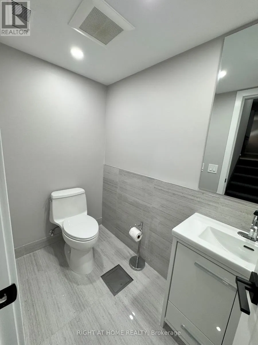 LOWER - 4425 CURIA CRESCENT