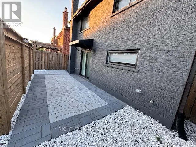 LOWER - 4425 CURIA CRESCENT