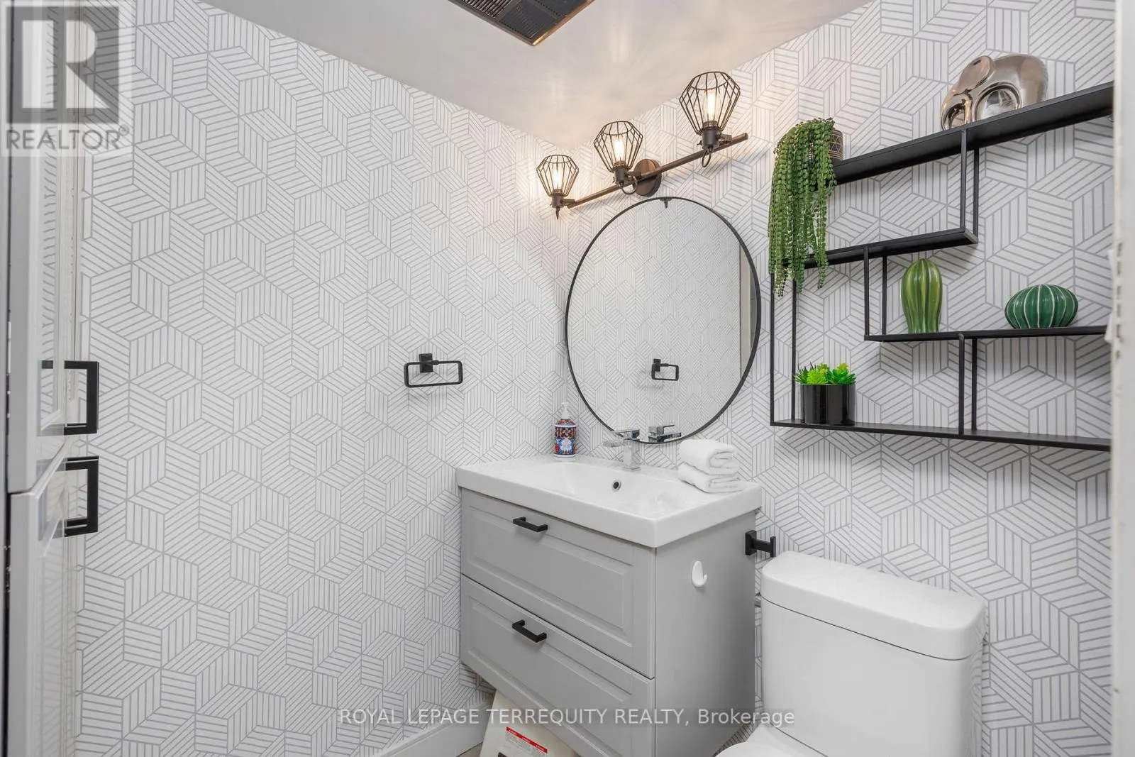 77 - 1250 MISSISSAUGA VALLEY BOULEVARD