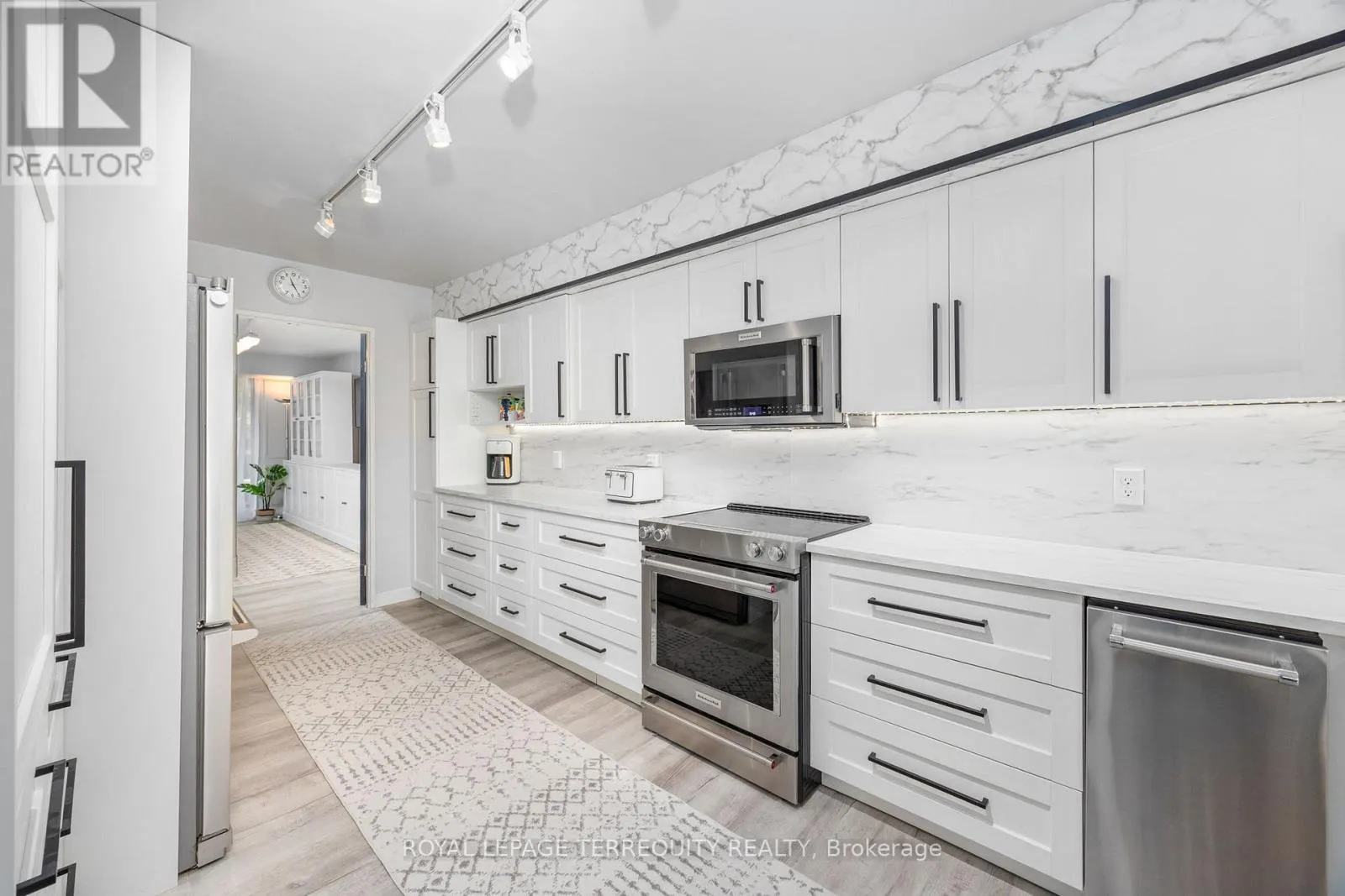 77 - 1250 MISSISSAUGA VALLEY BOULEVARD