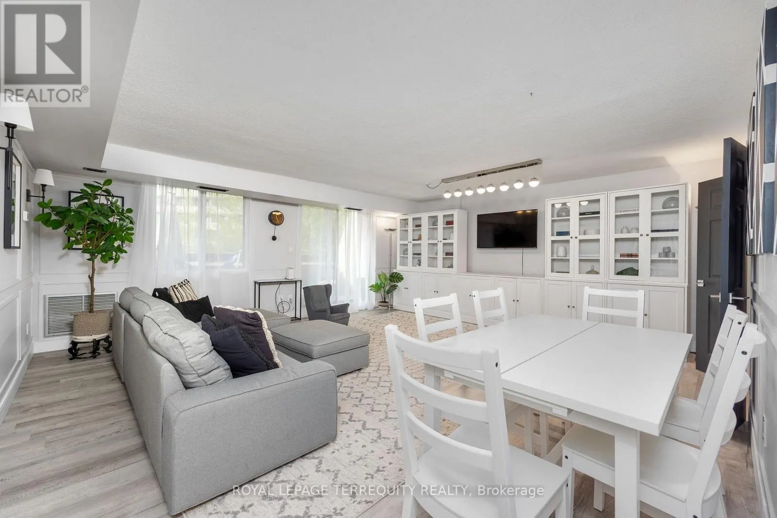77 - 1250 MISSISSAUGA VALLEY BOULEVARD