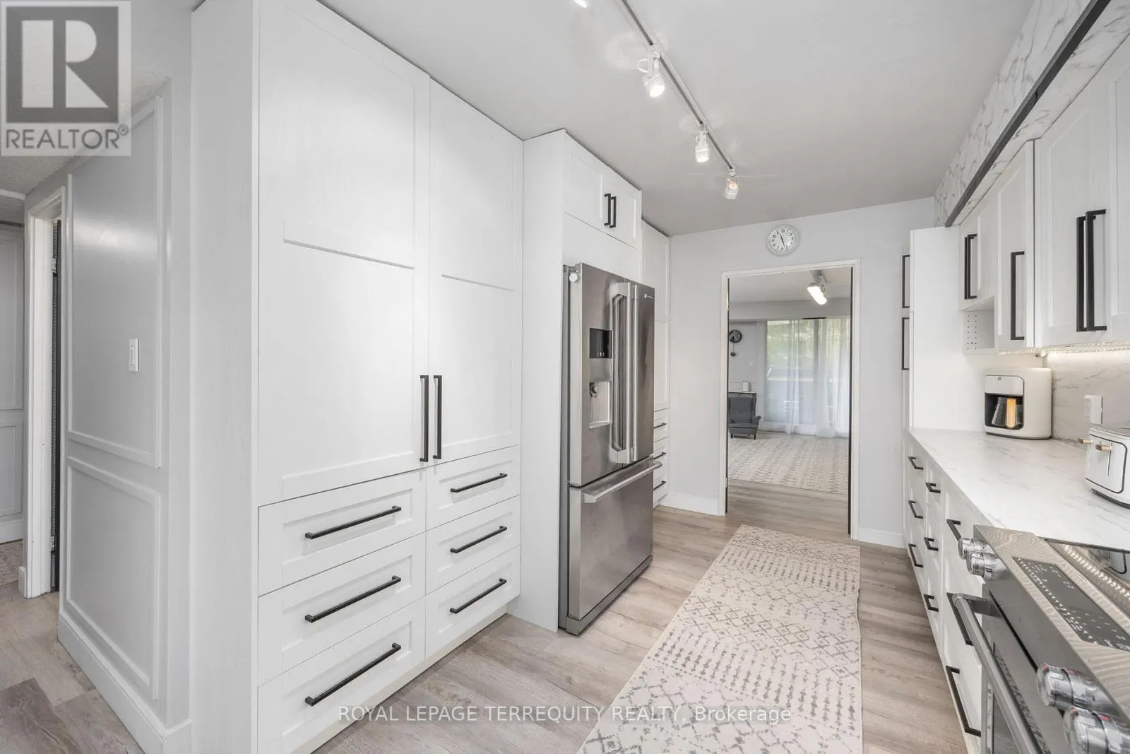 77 - 1250 MISSISSAUGA VALLEY BOULEVARD
