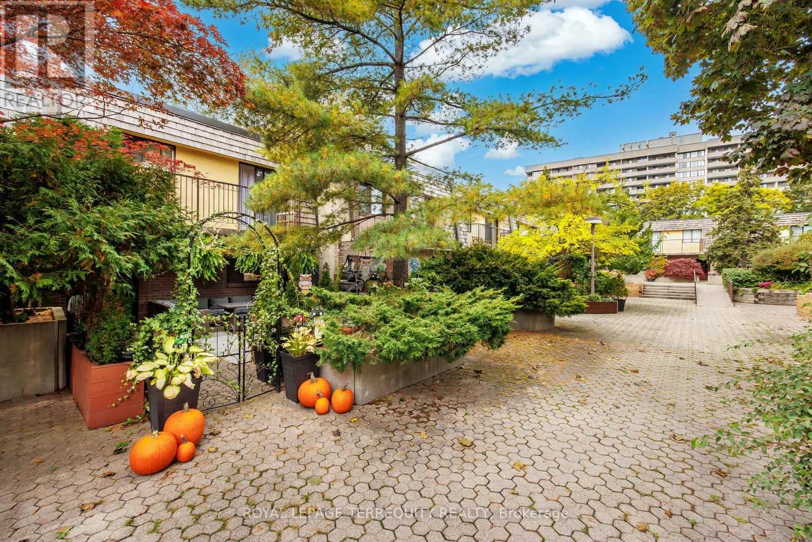 77 - 1250 MISSISSAUGA VALLEY BOULEVARD