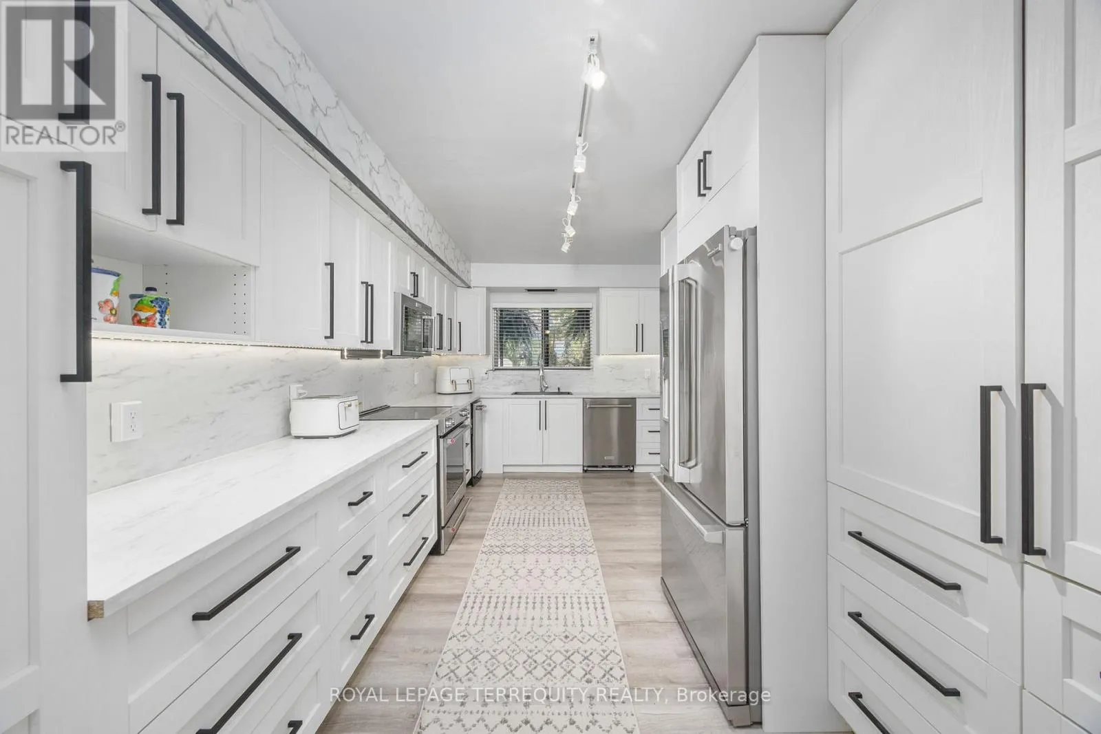 77 - 1250 MISSISSAUGA VALLEY BOULEVARD