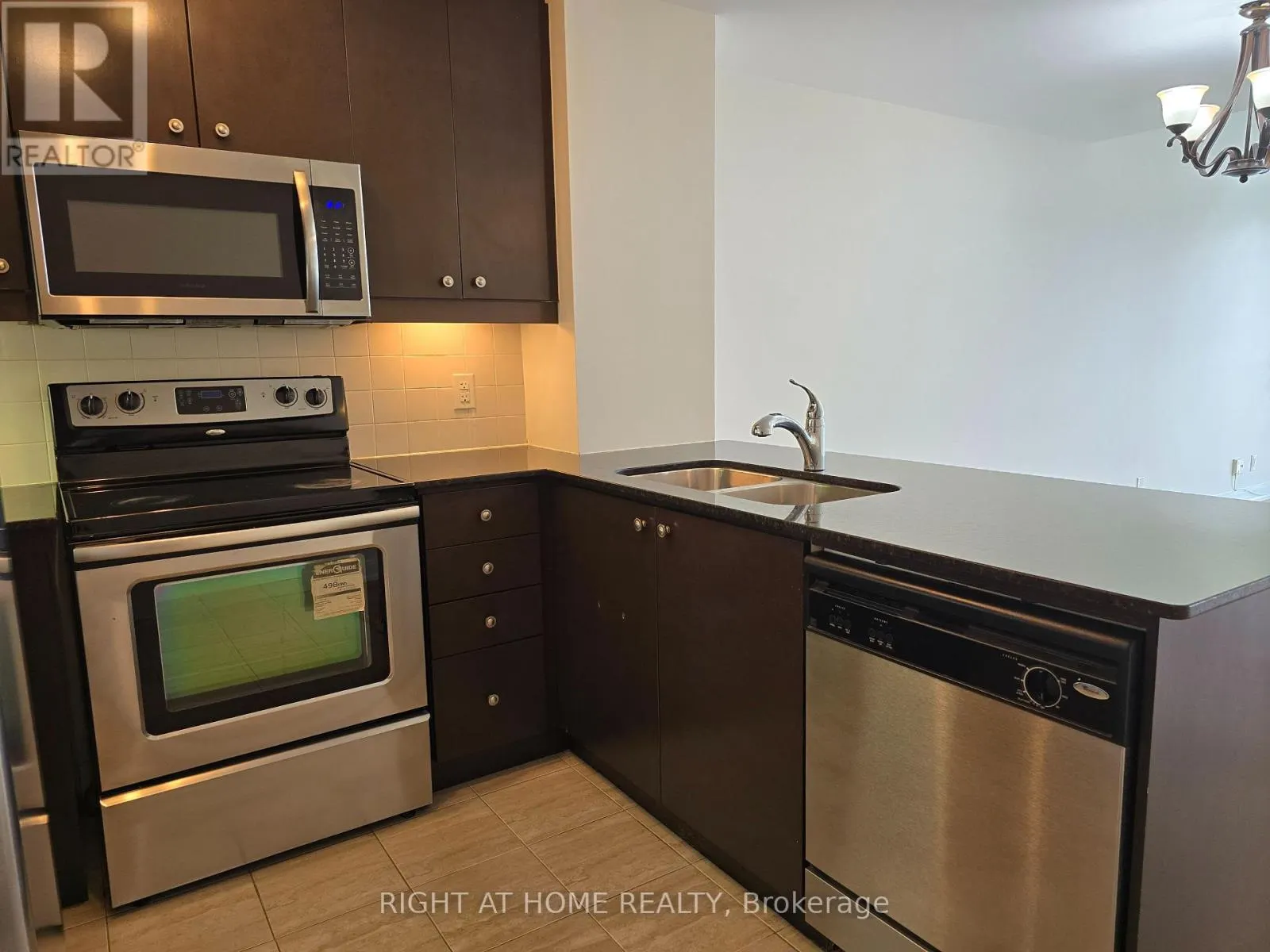 1605 - 50 ABSOLUTE AVENUE