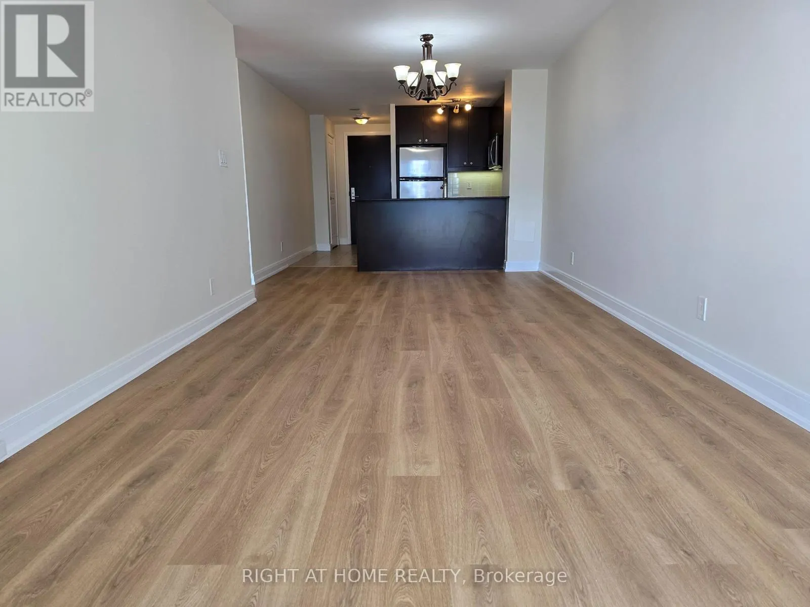 1605 - 50 ABSOLUTE AVENUE