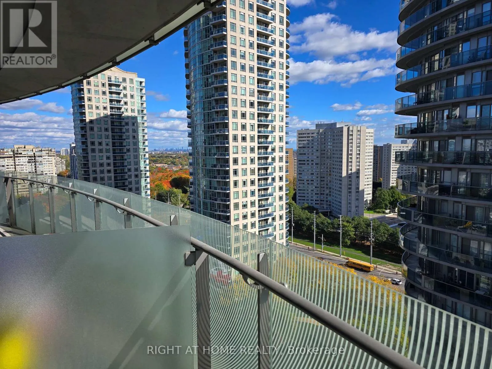 1605 - 50 ABSOLUTE AVENUE