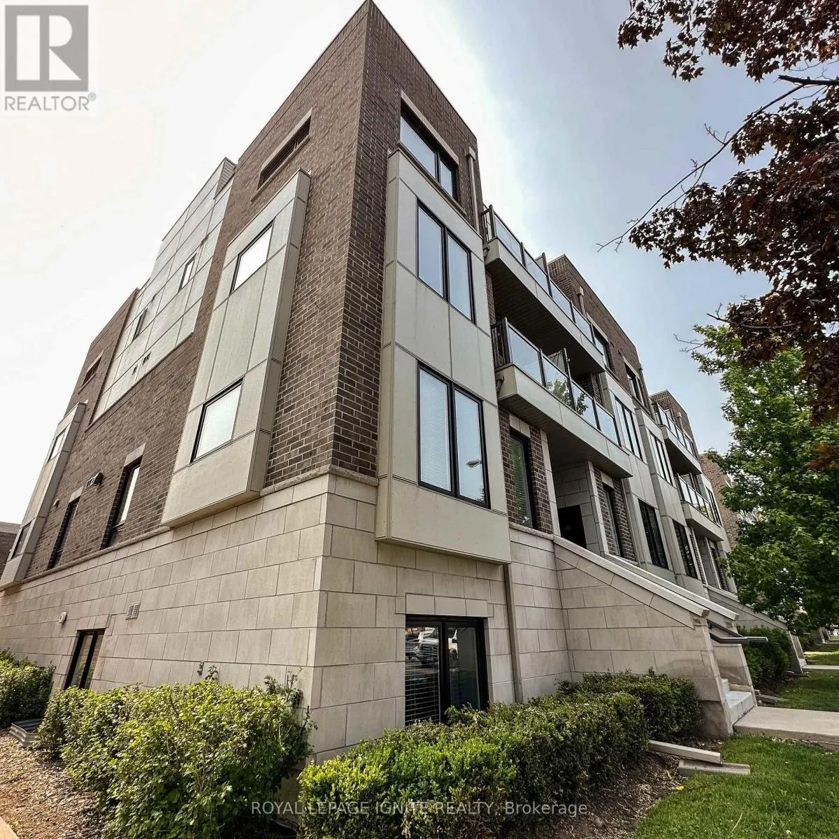 202 - 250 ROYAL YORK ROAD