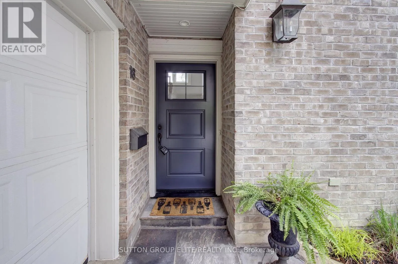 16 NAUTICAL LANE