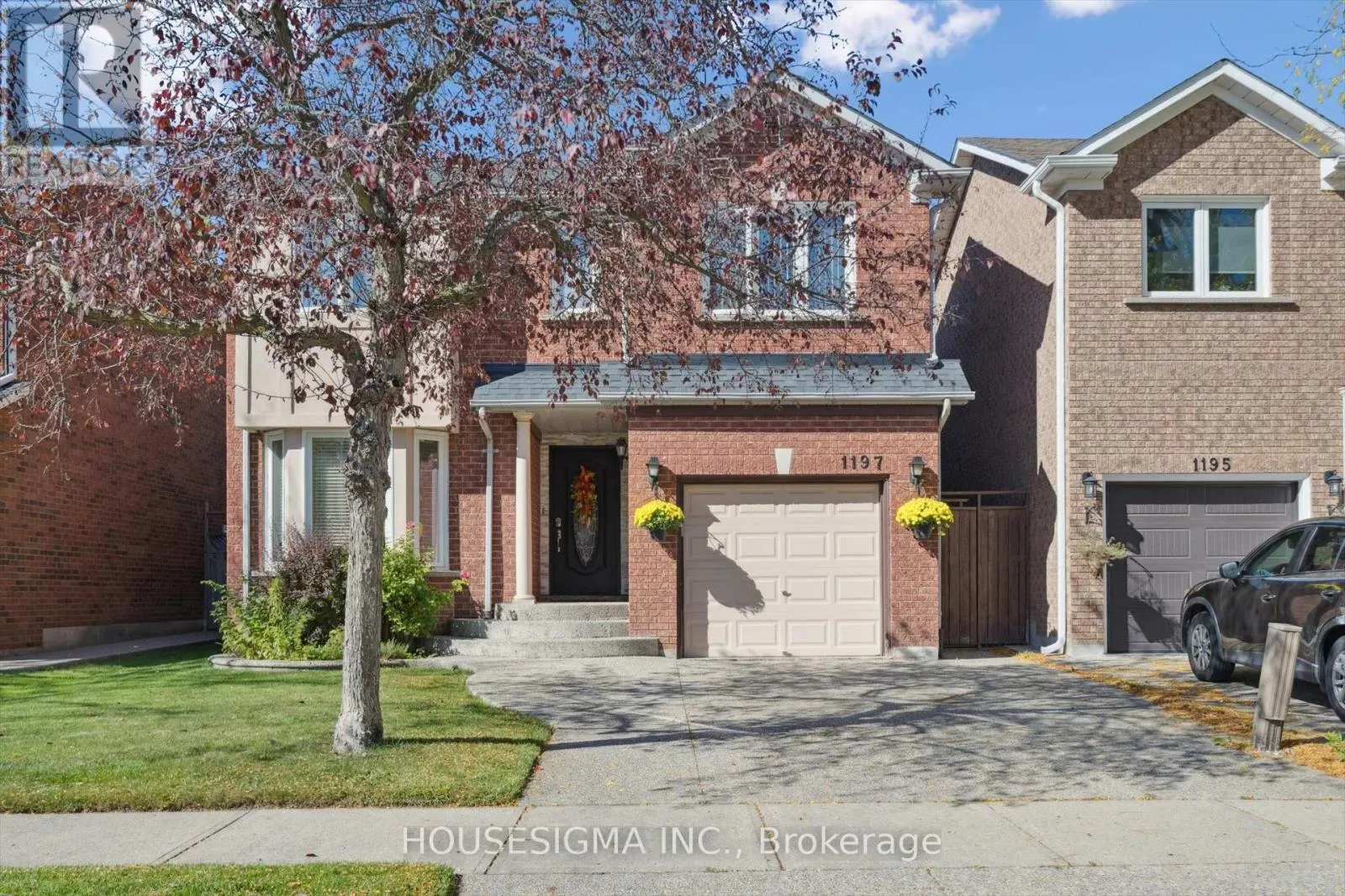 1197 OLD OAK DRIVE