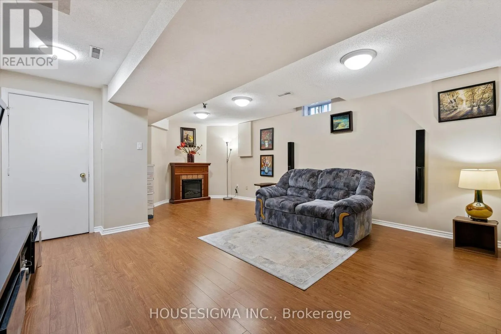 1197 OLD OAK DRIVE