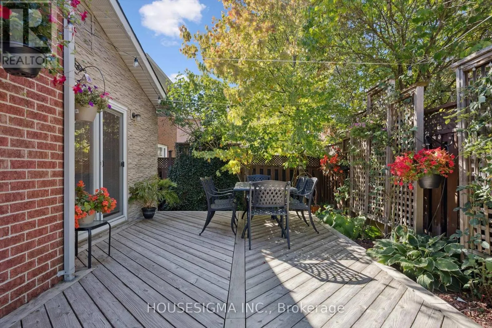 1197 OLD OAK DRIVE