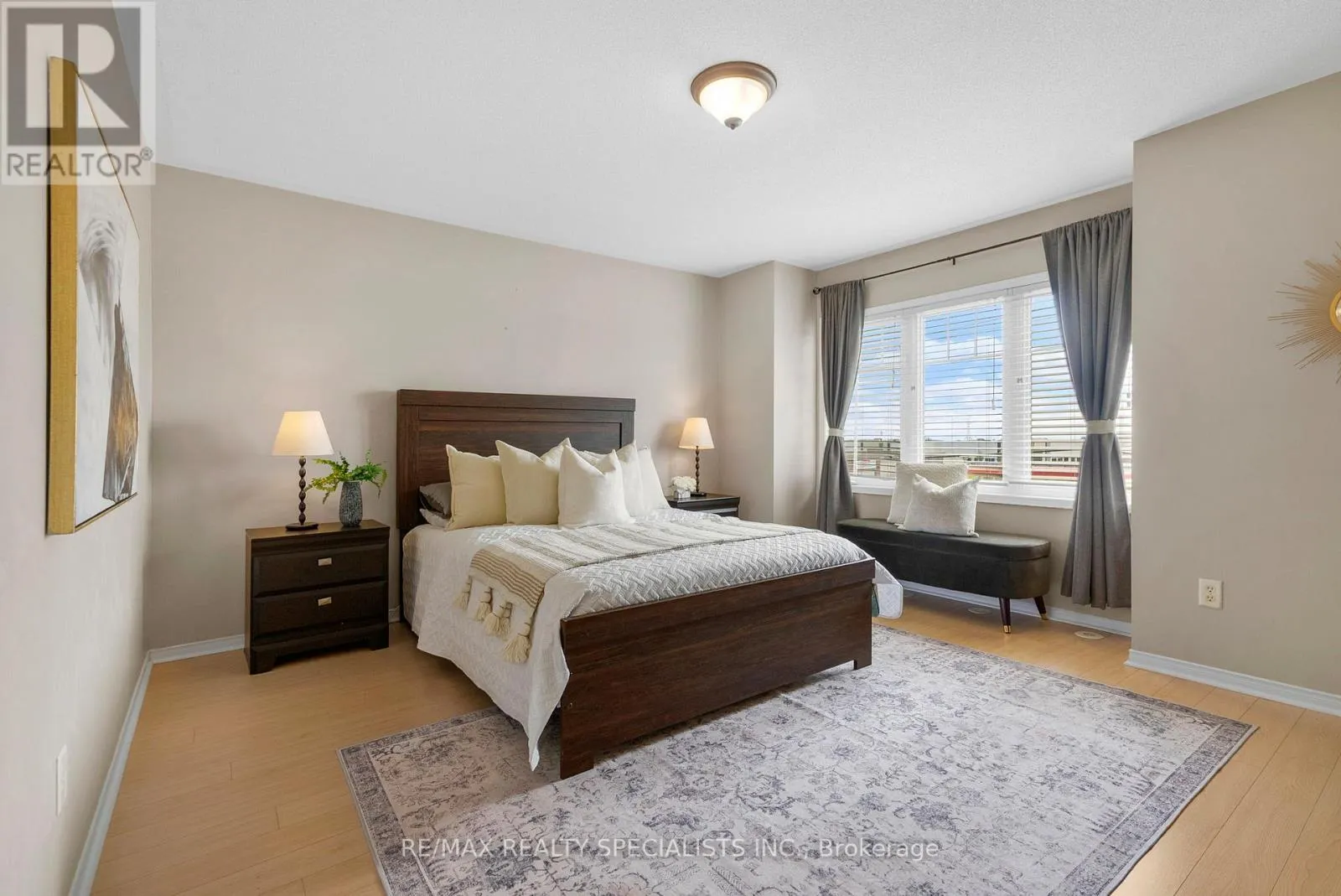 19 - 3985 EGLINTON AVENUE W