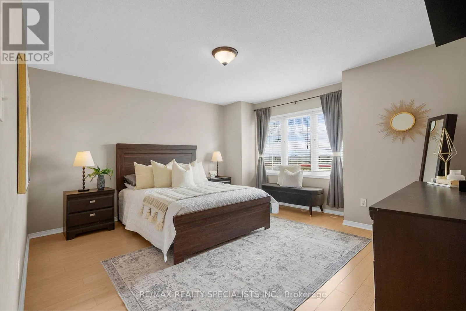 19 - 3985 EGLINTON AVENUE W