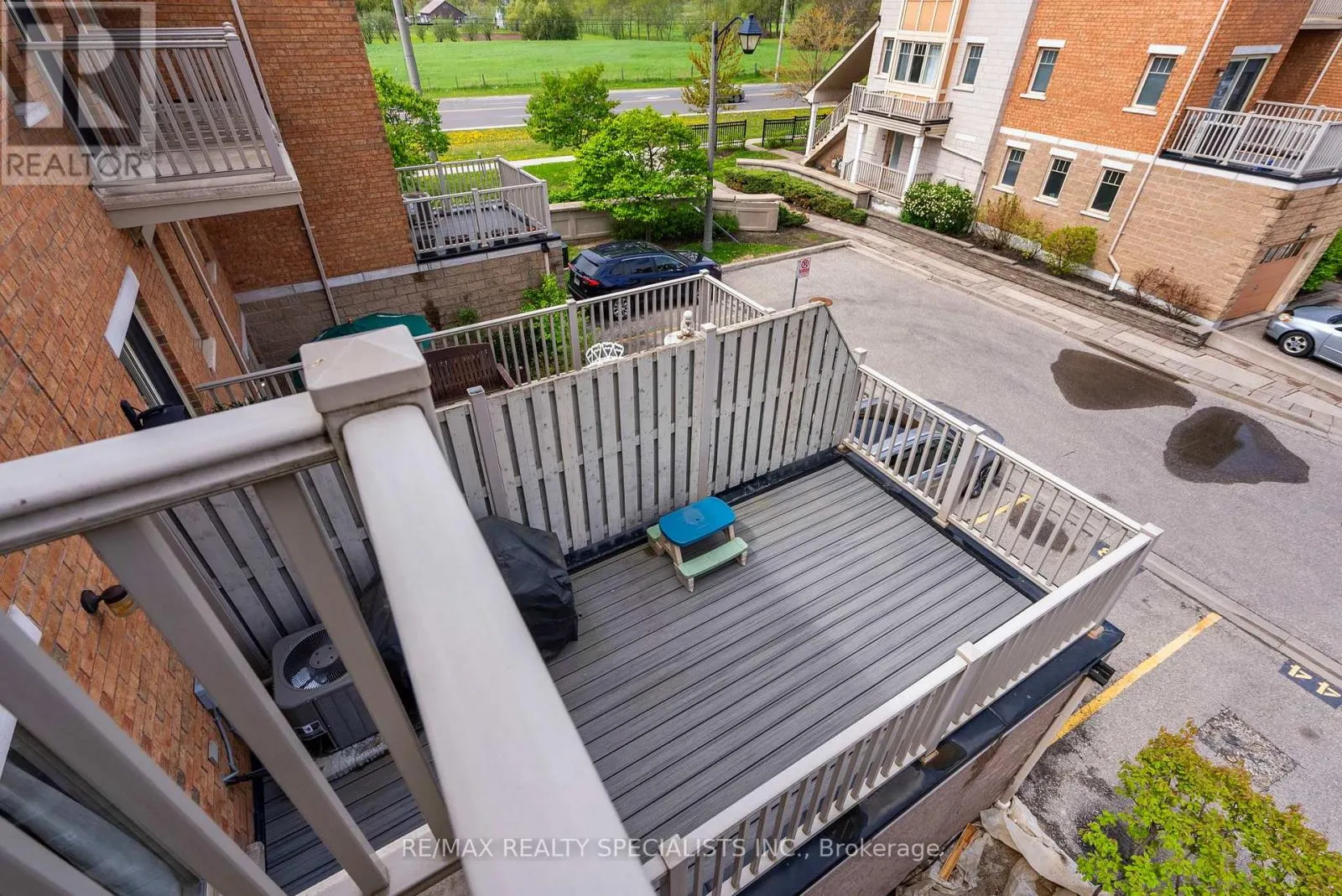 19 - 3985 EGLINTON AVENUE W
