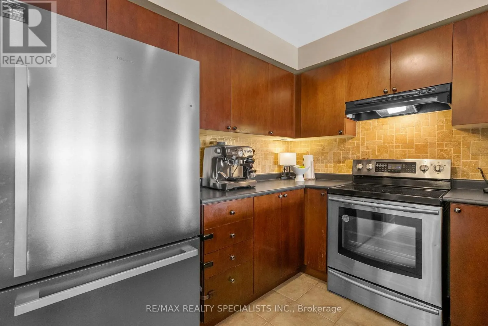 19 - 3985 EGLINTON AVENUE W