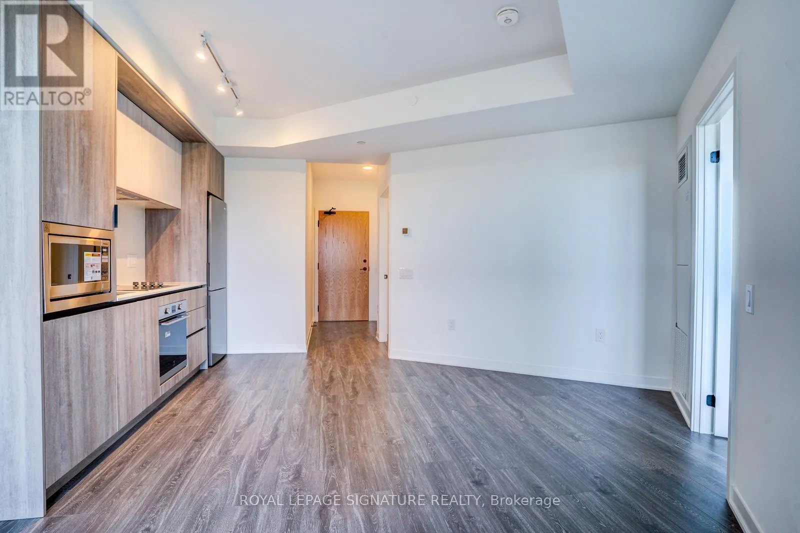 1001 - 2495 EGLINTON AVENUE