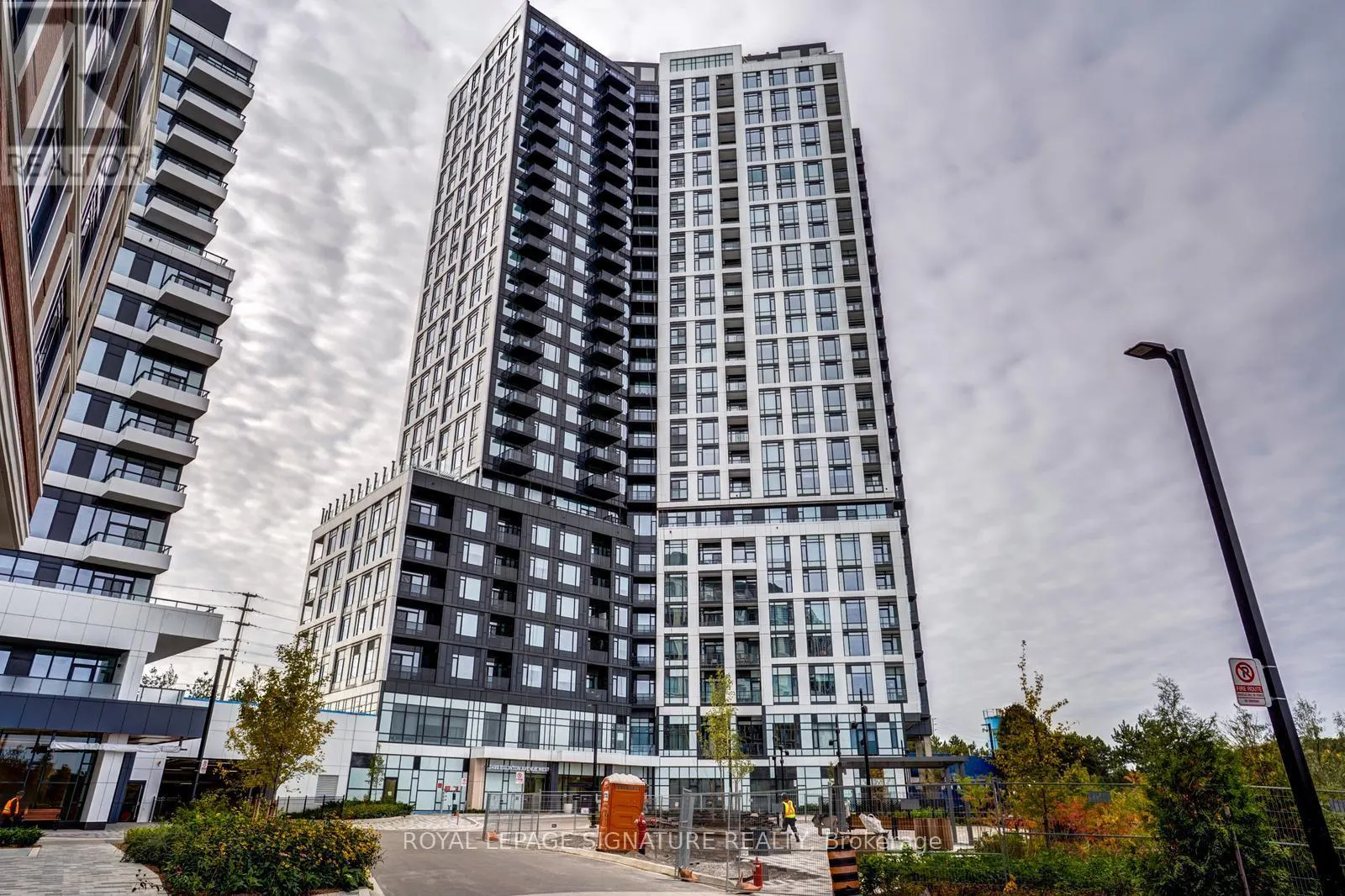 1001 - 2495 EGLINTON AVENUE