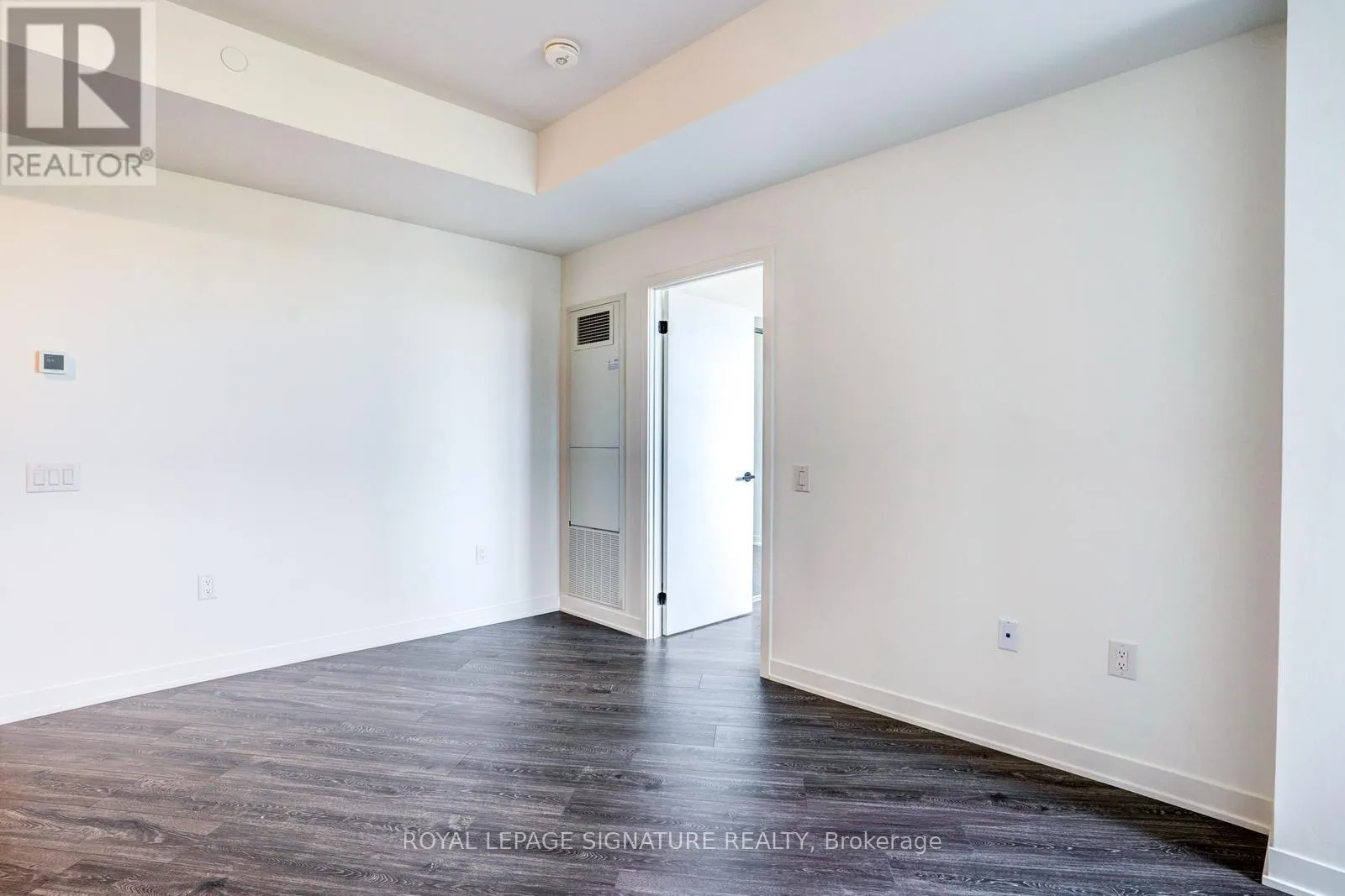 1001 - 2495 EGLINTON AVENUE