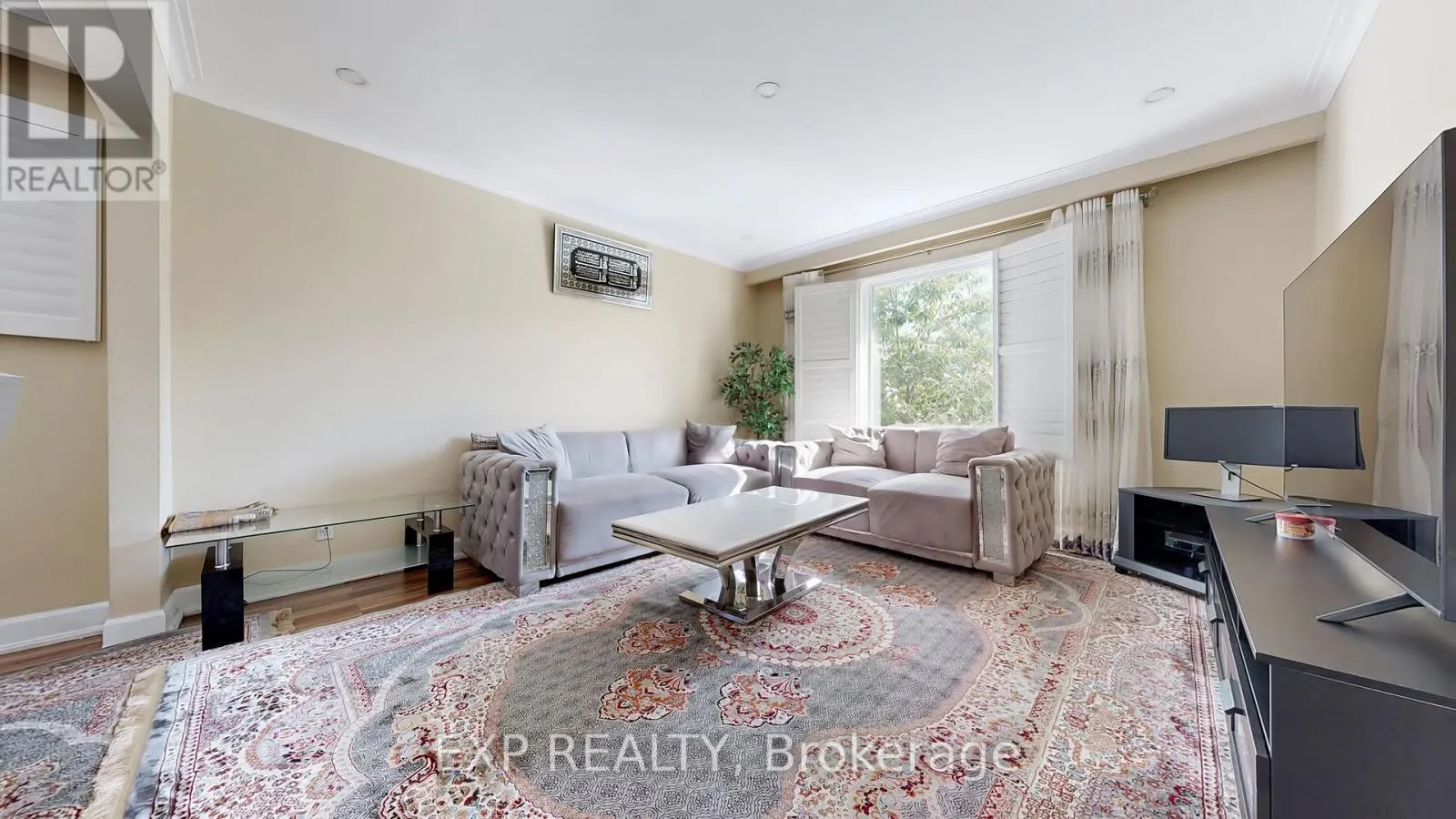 104 DIXON ROAD N