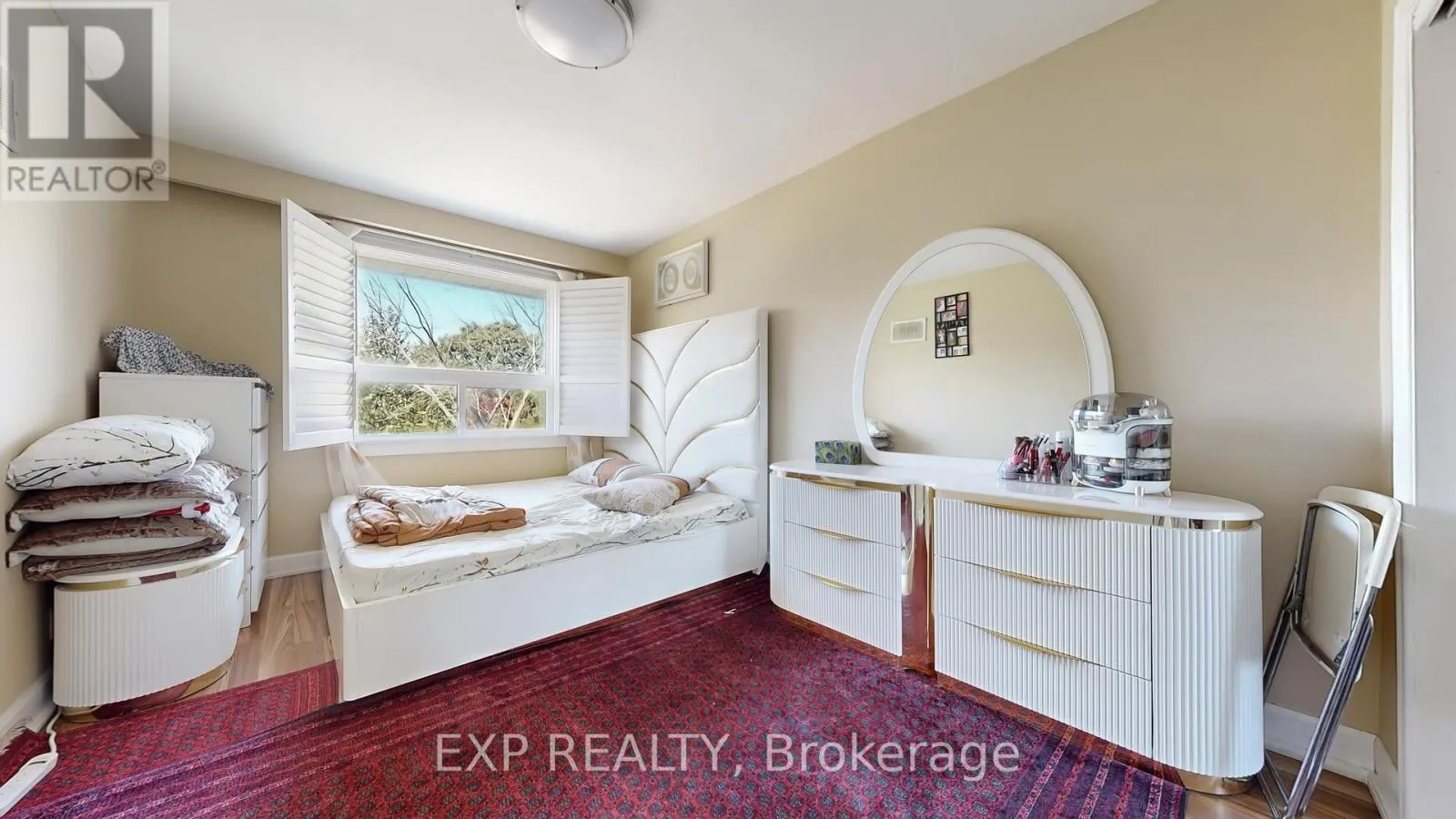 104 DIXON ROAD N