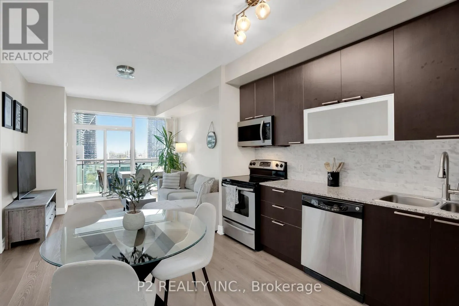1002 - 16 BROOKERS LANE E