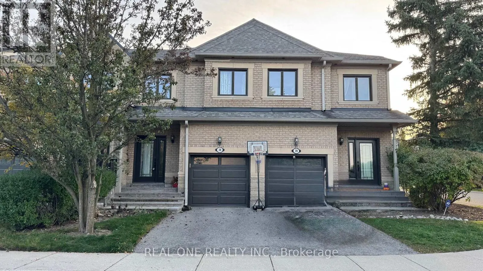 38 - 2250 ROCKINGHAM DRIVE