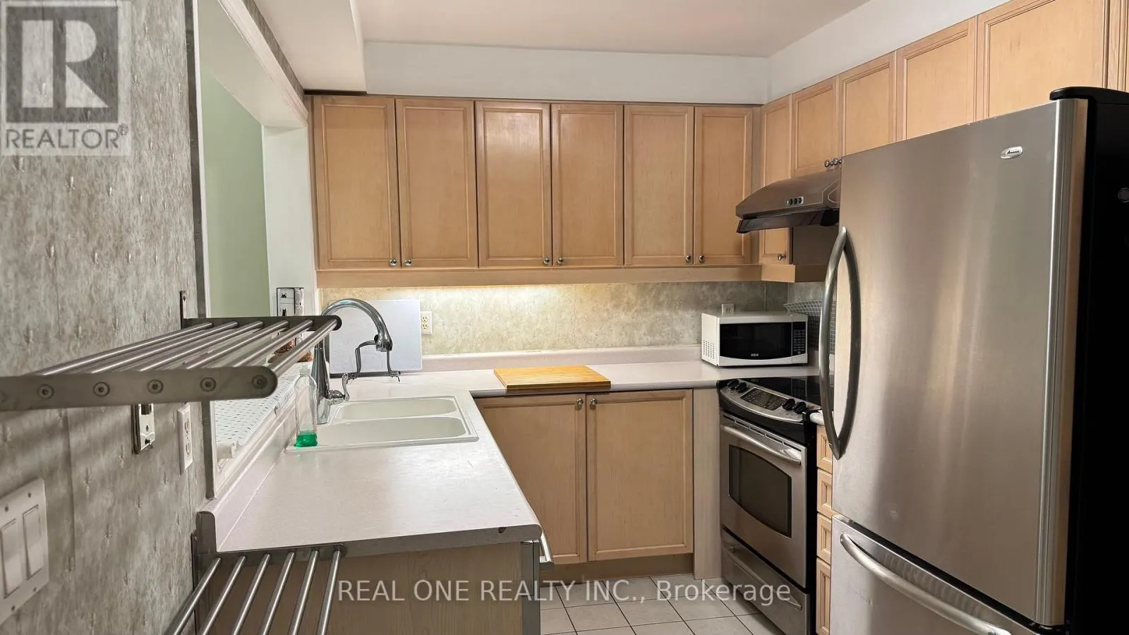 38 - 2250 ROCKINGHAM DRIVE