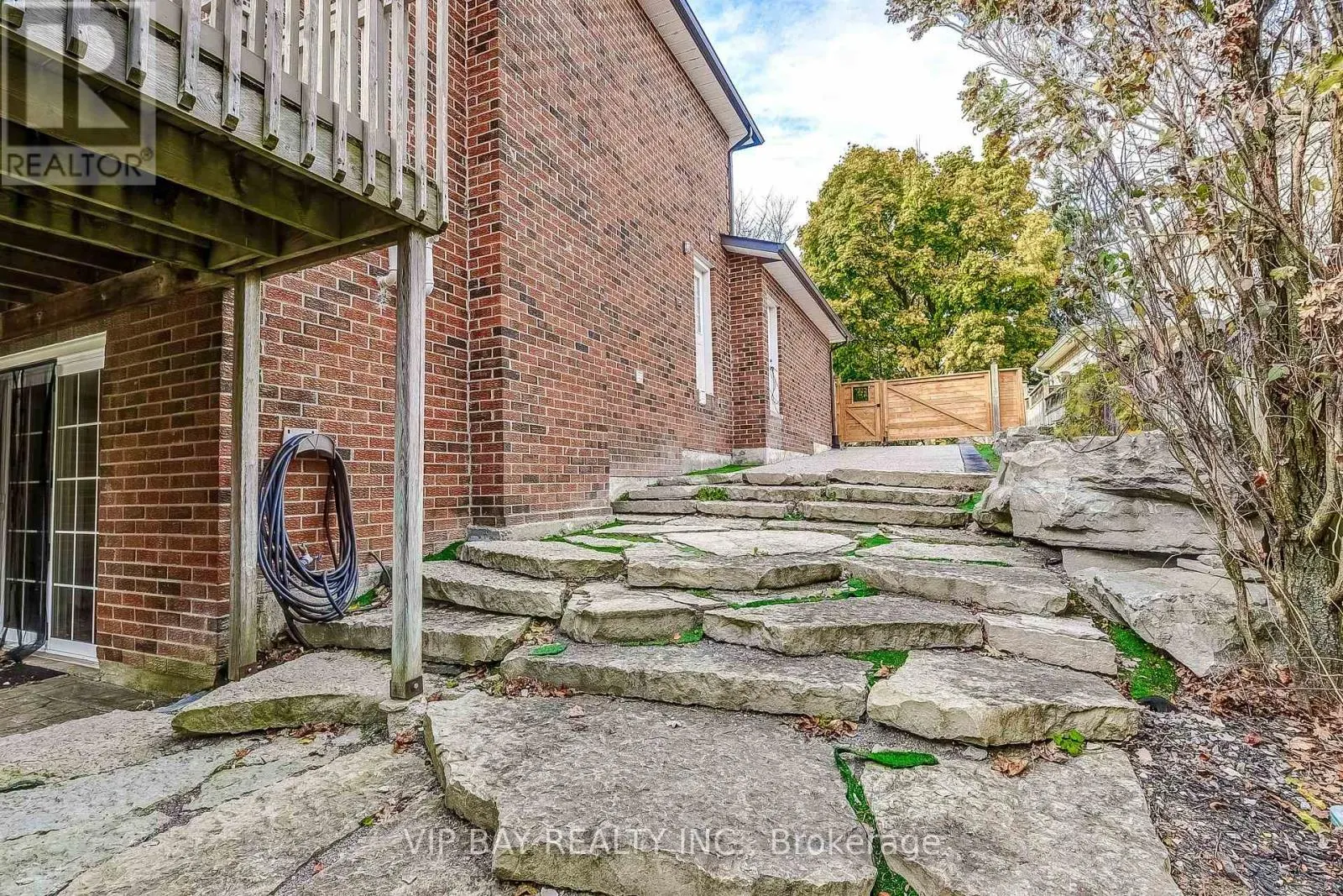 40 DAWNRIDGE TRAIL