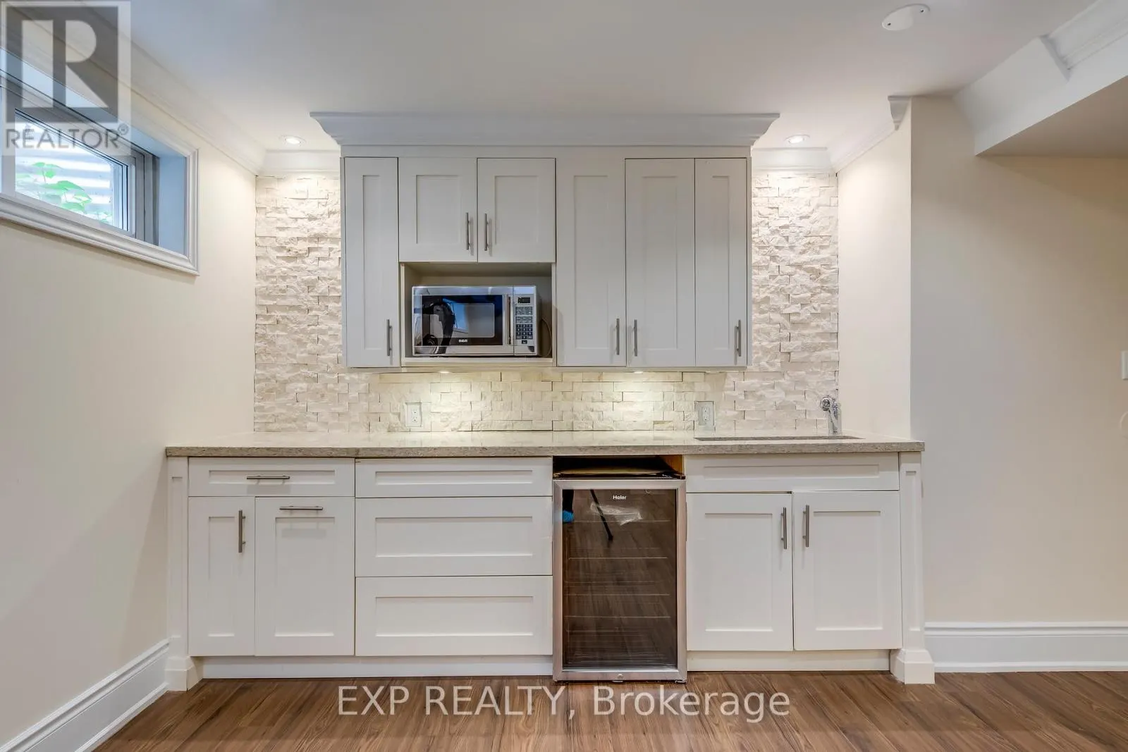 1135 MONTROSE ABBEY DRIVE