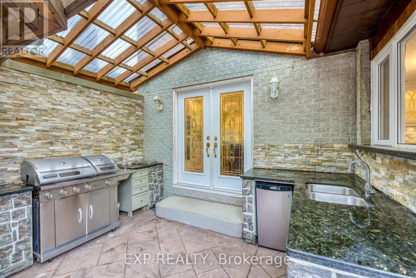 1135 MONTROSE ABBEY DRIVE