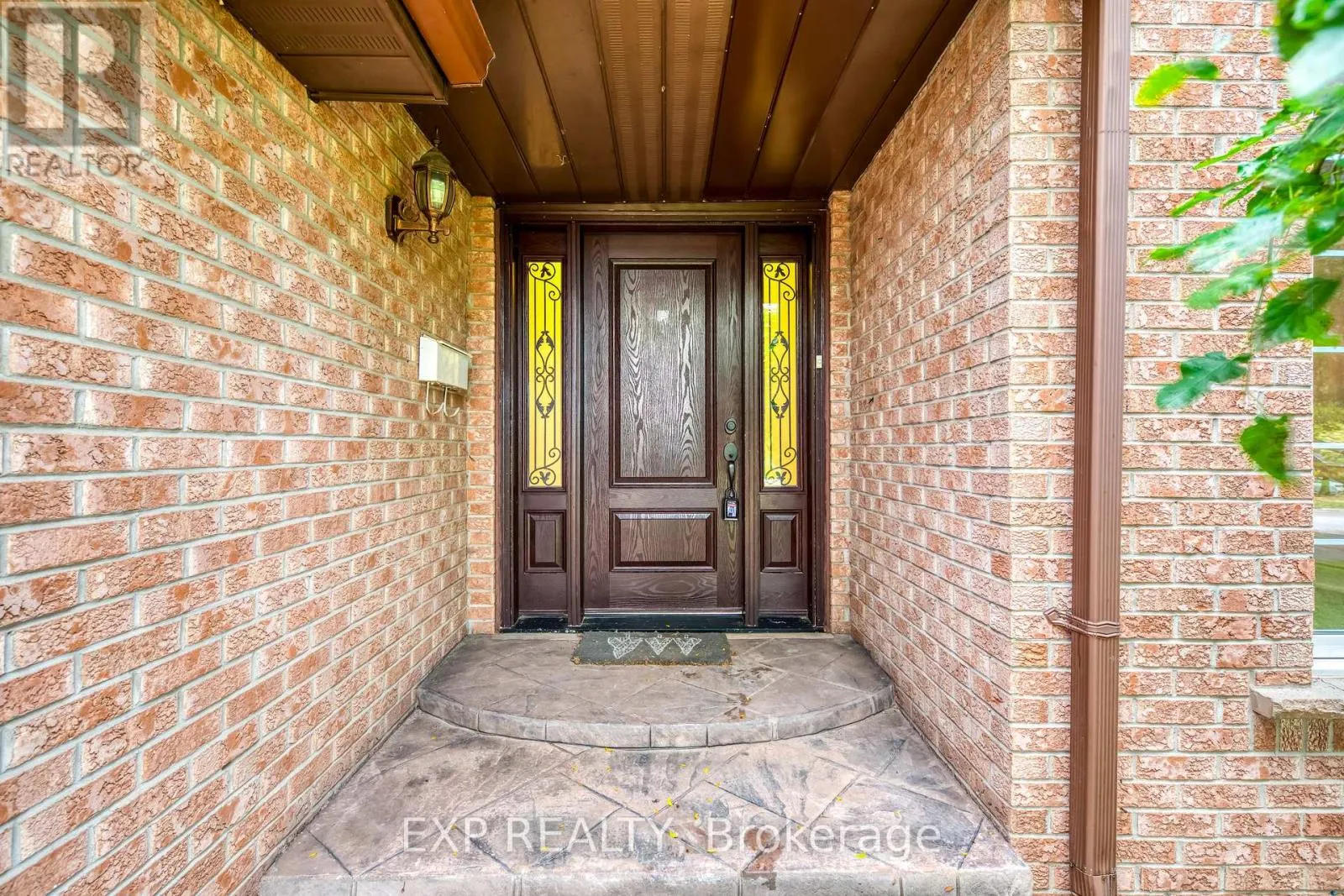 1135 MONTROSE ABBEY DRIVE