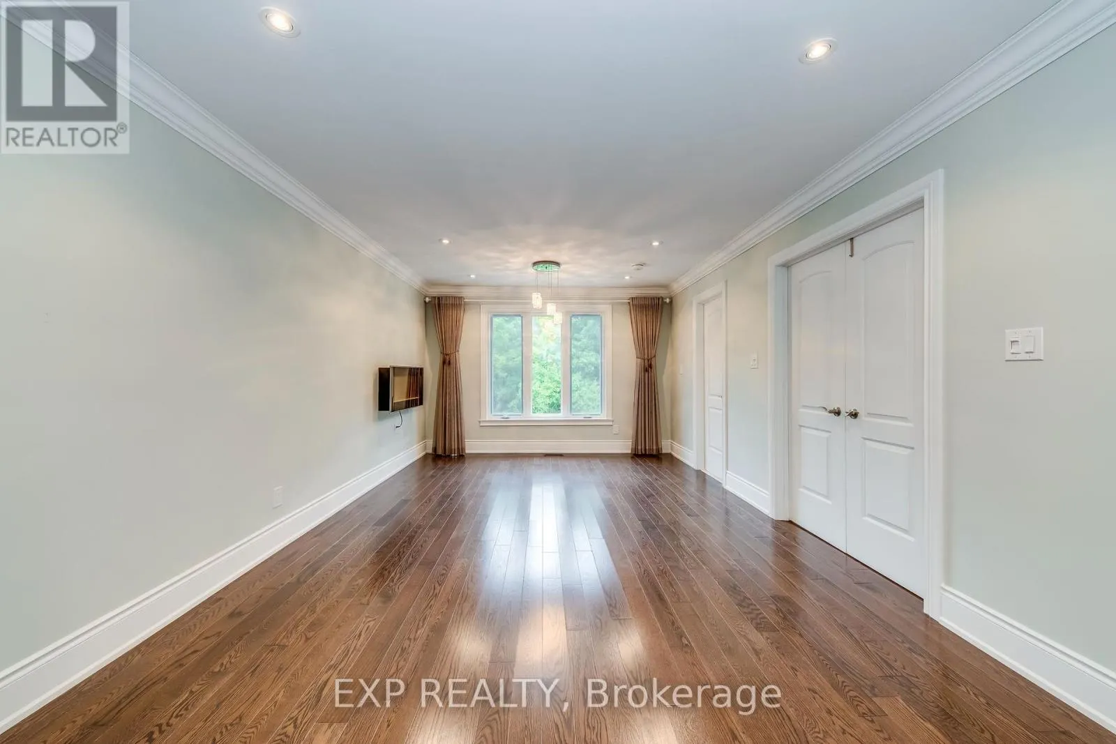 1135 MONTROSE ABBEY DRIVE