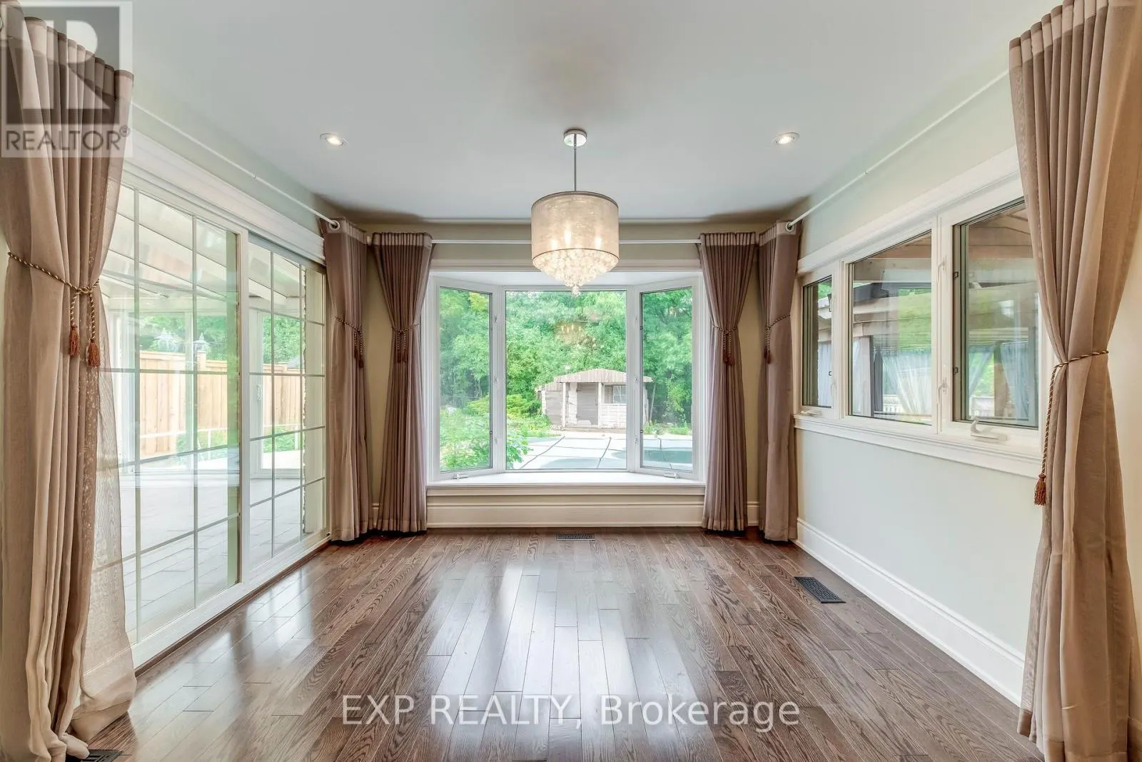 1135 MONTROSE ABBEY DRIVE