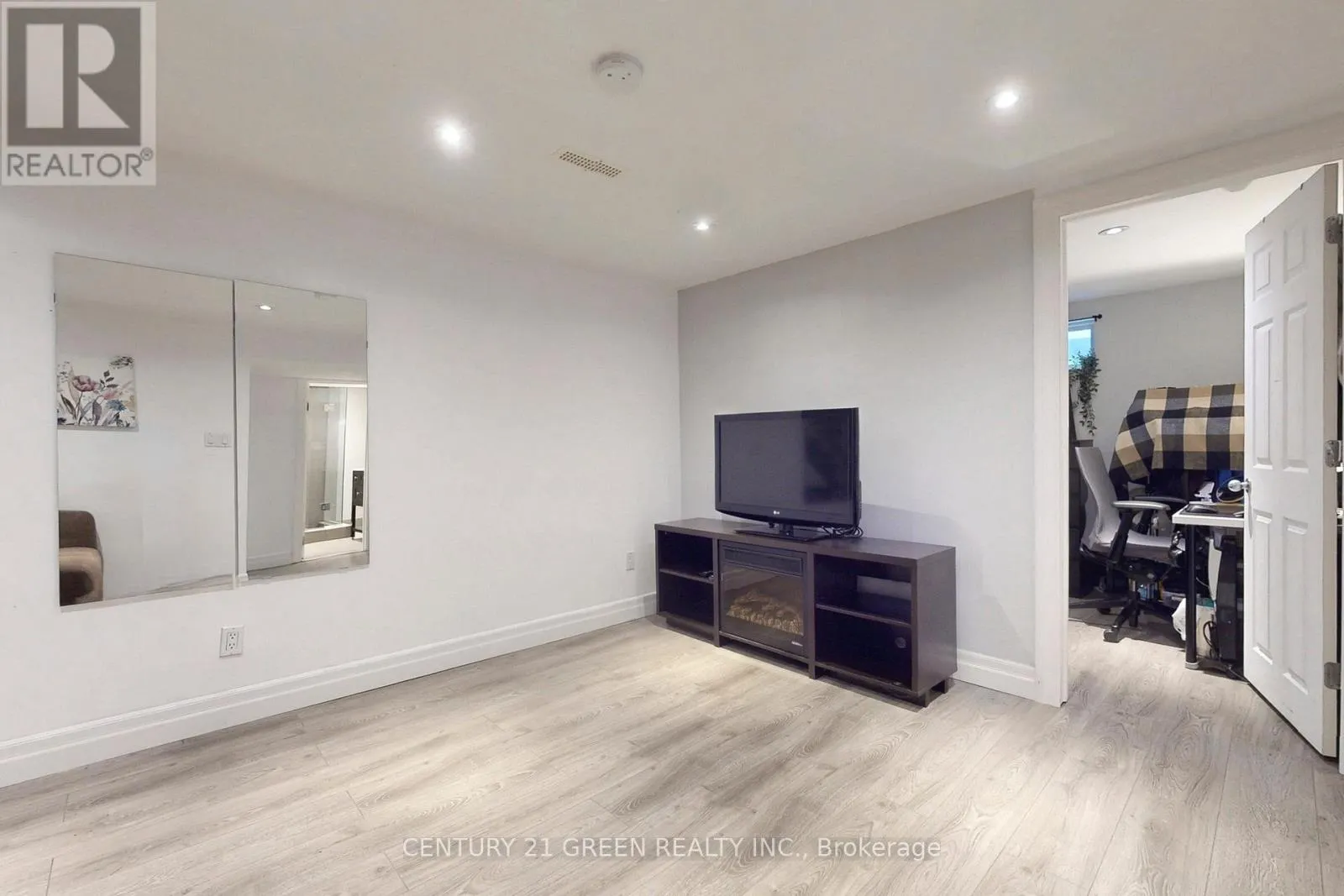 14 HEGGIE ROAD