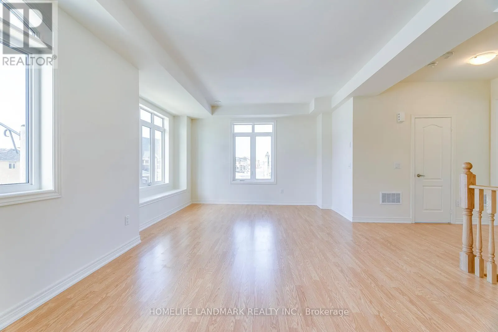 454 SILVER MAPLE ROAD