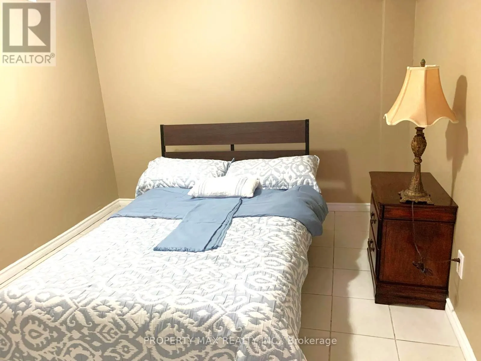 BSMT - 24 WHITE TAIL CRESCENT