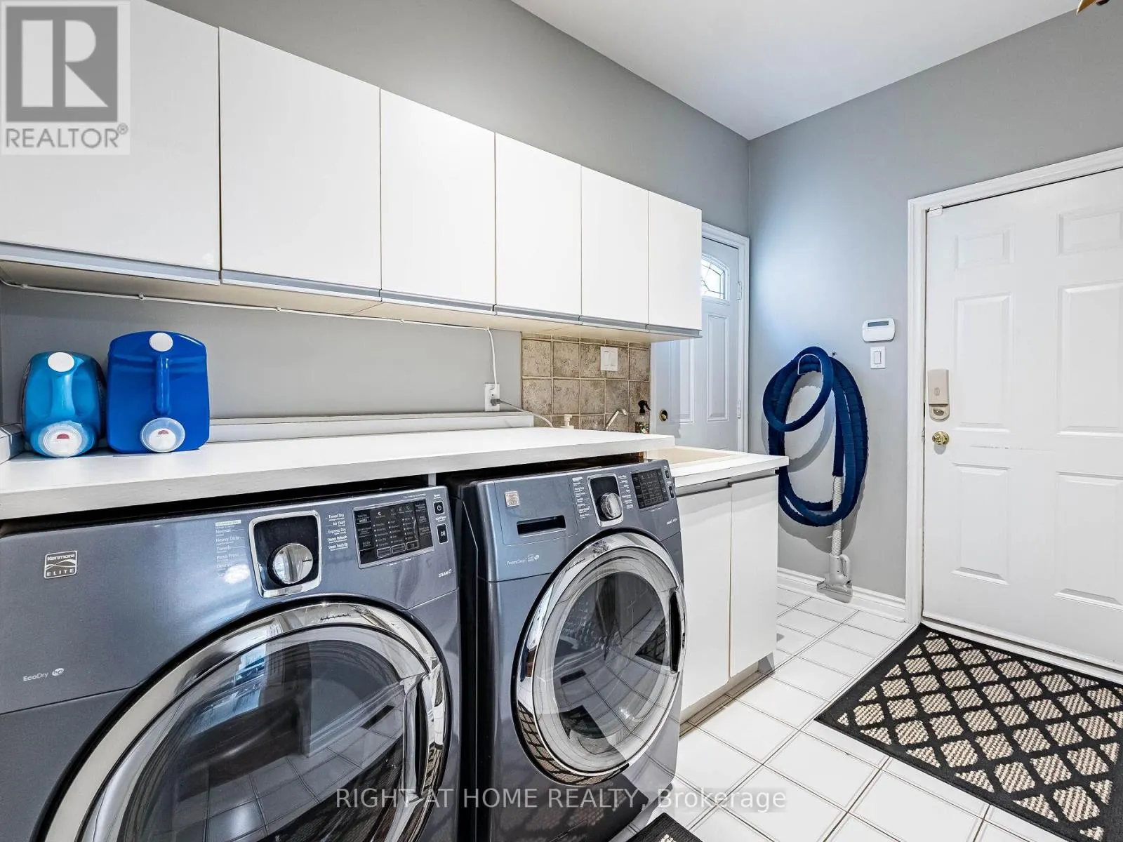 1477 BALLANTRAE DRIVE