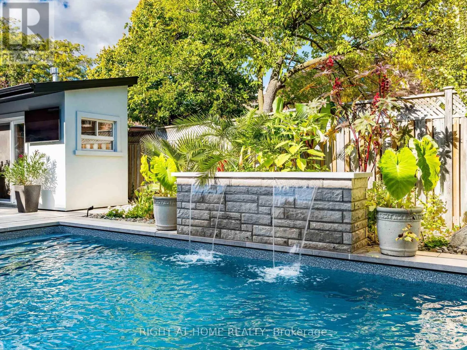 1477 BALLANTRAE DRIVE